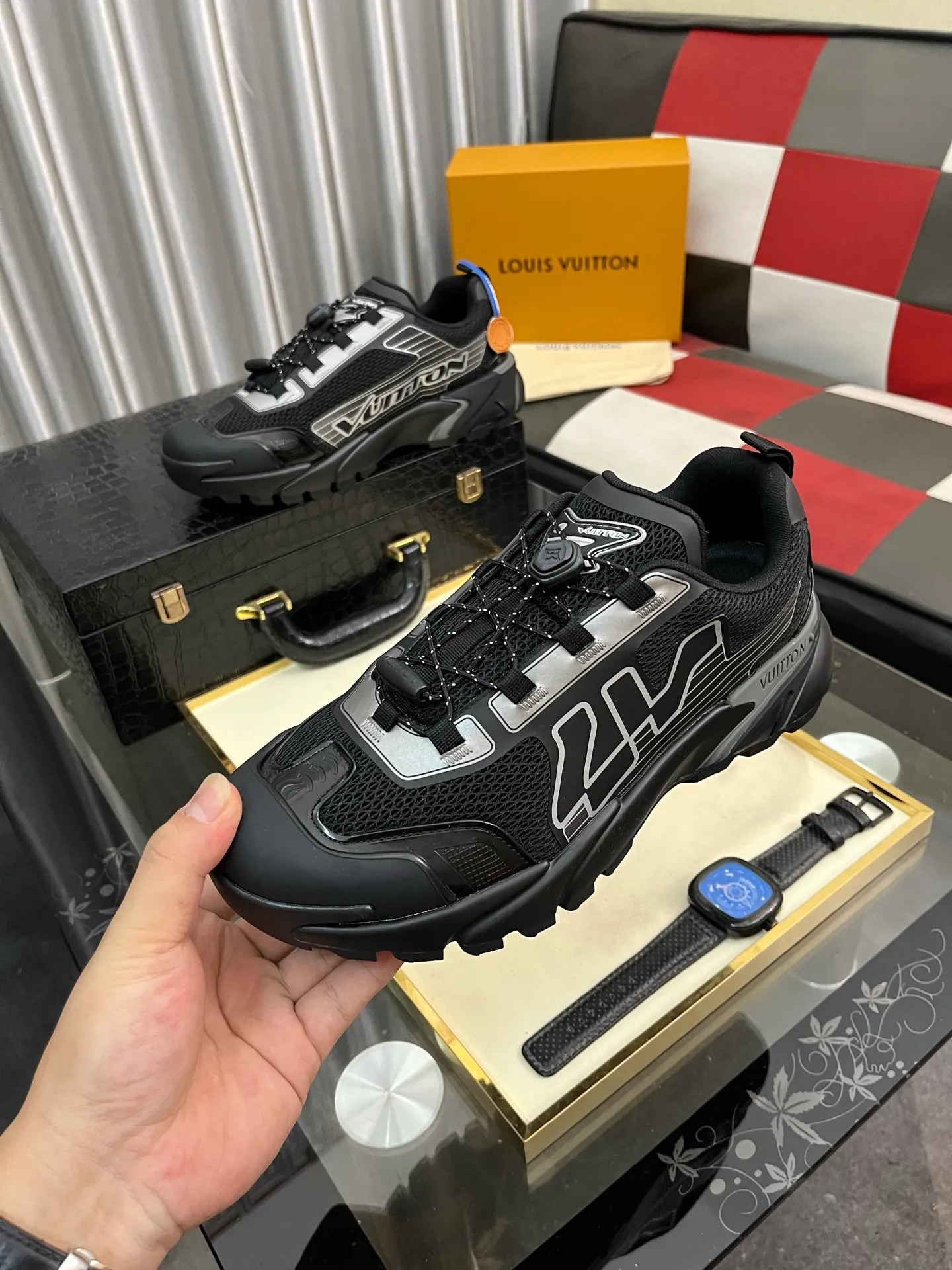 Men's shoes 💰780⌚️⌚️Top version [LOUIS VUITTON] Couple 🧑‍🤝‍🧑 Craftsman style Counter series (original order) New style 🍀LV Louis Vuitton - Top version LV classic high-top trendy shoes! Made of imported original craft calfskin, original breathable lining, and original wear-resistant, lightweight, high-end TPU outsole! High quality products! Code number: 36-457️⃣Colors available